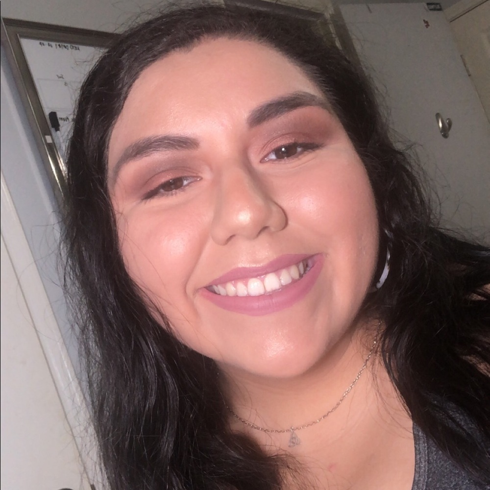 Meet your Posher, Daniela